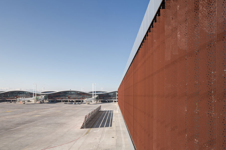 Aeropuerto Arturo Merino Ben Tez Hunter Douglas Arch