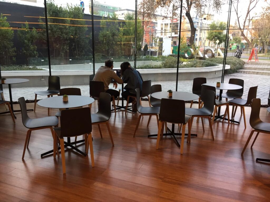 Work Cafe Banco Santander Mesas Fundermax jpeg